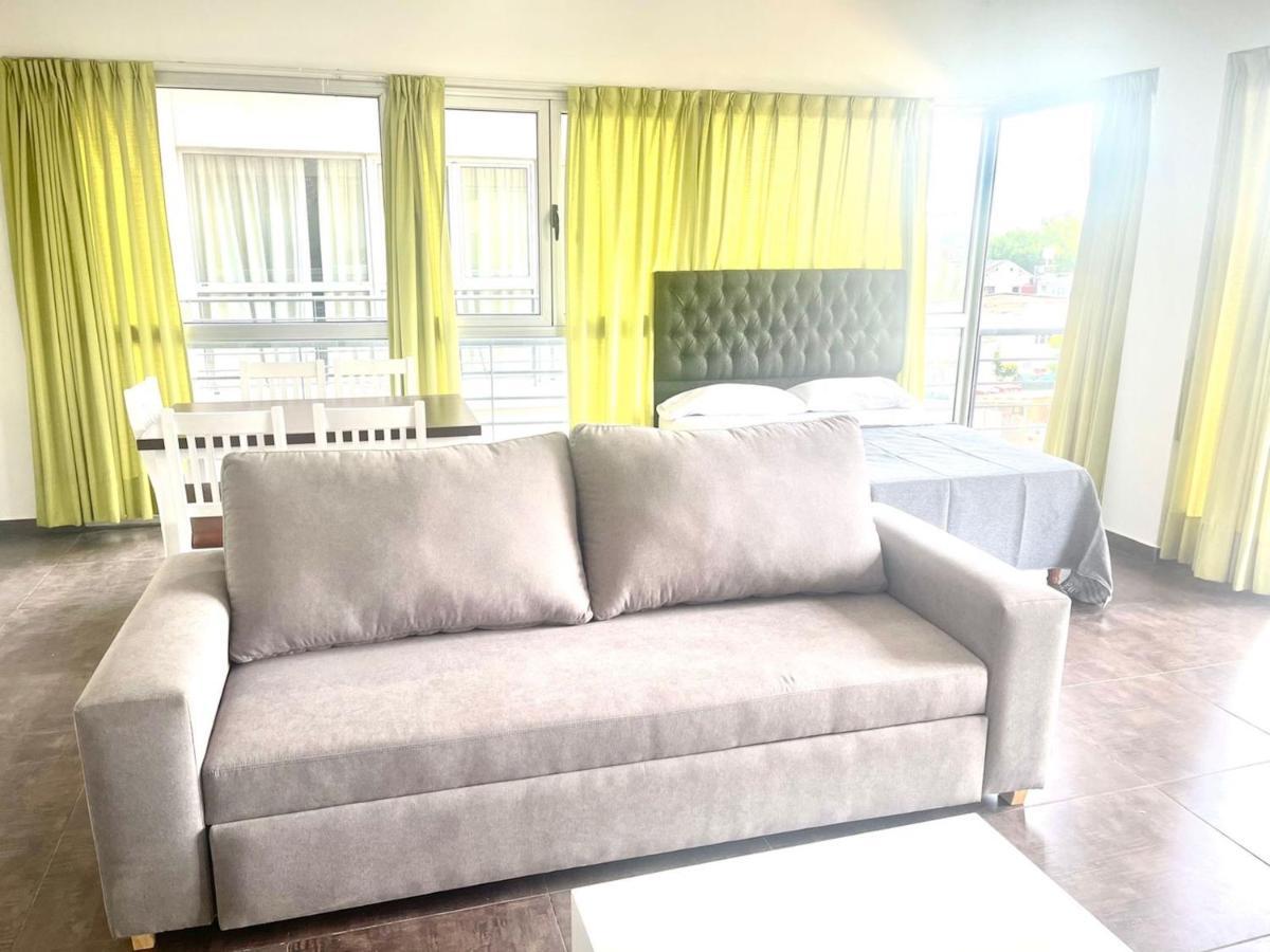 Departamento Alassio Tigre Luaran gambar